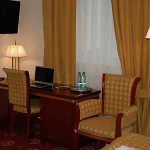https://hotel-holiday-park.warsawhotelspoland.com