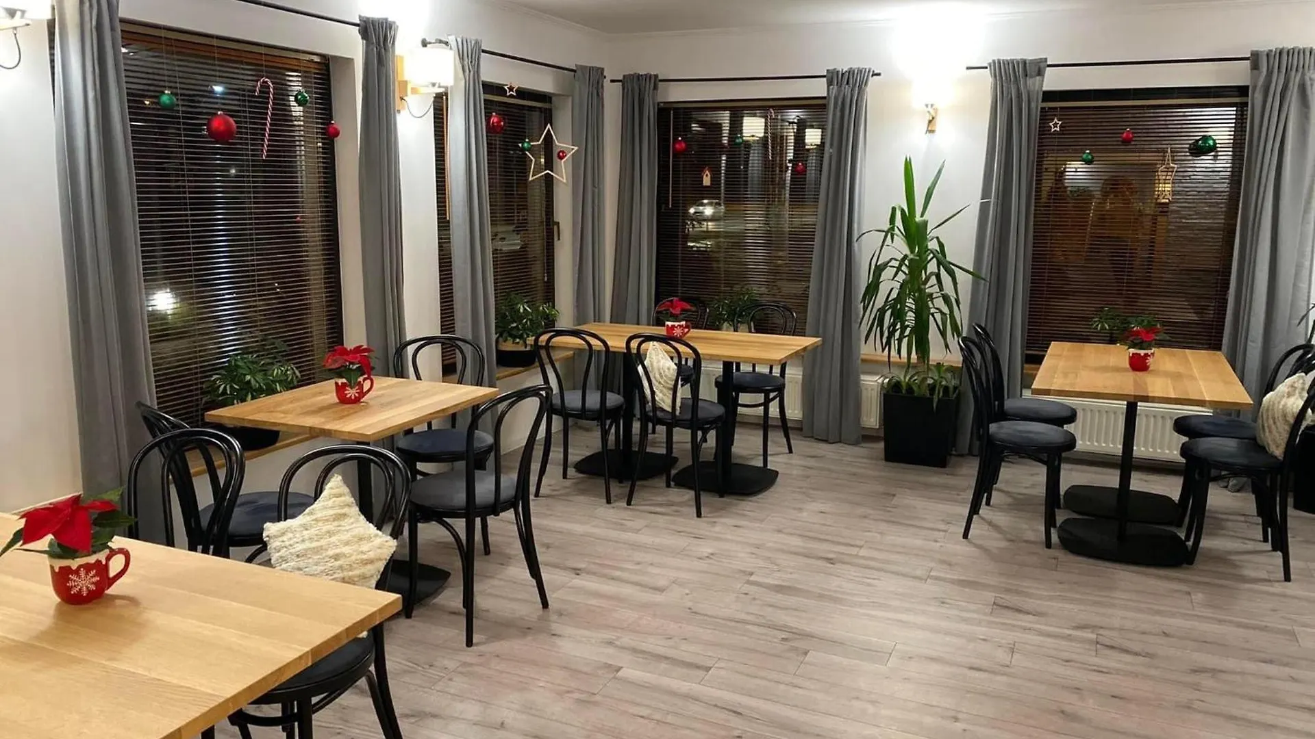 Hotel Astra Tajemniczy Ogrod Poznan